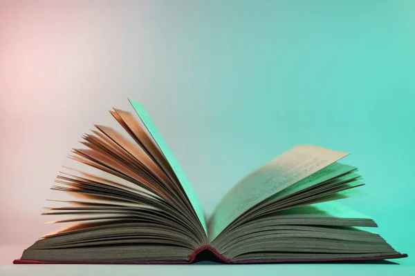 Ensayos y Monografías